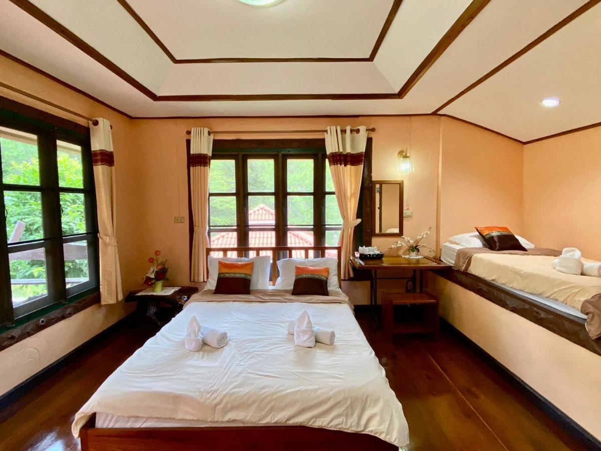 Hotel Baanphuthadol Mae Hong Son Exterior foto