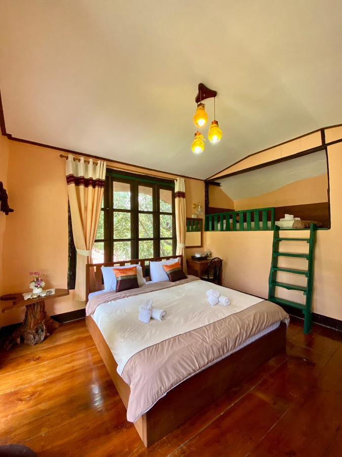 Hotel Baanphuthadol Mae Hong Son Exterior foto
