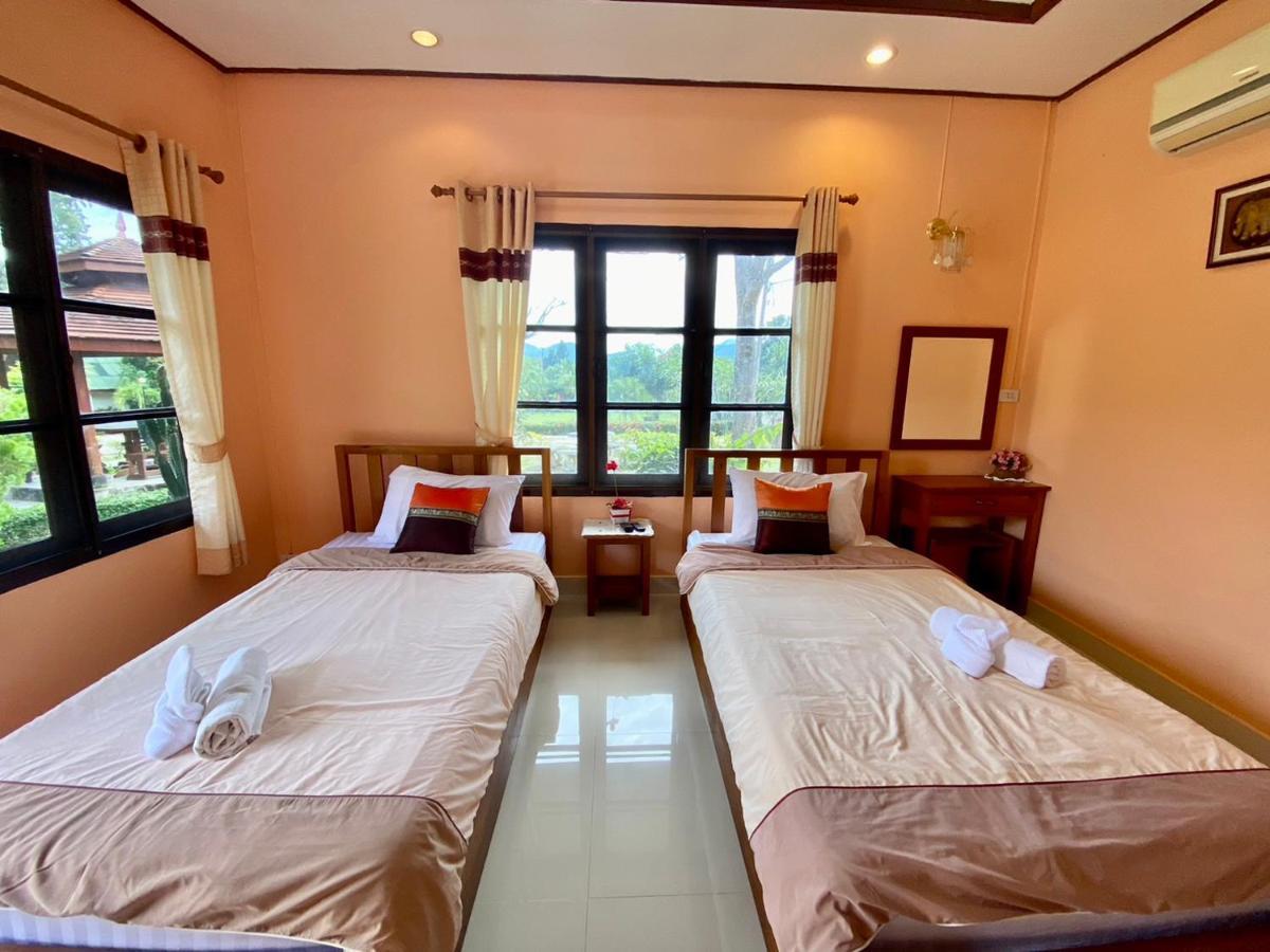 Hotel Baanphuthadol Mae Hong Son Exterior foto