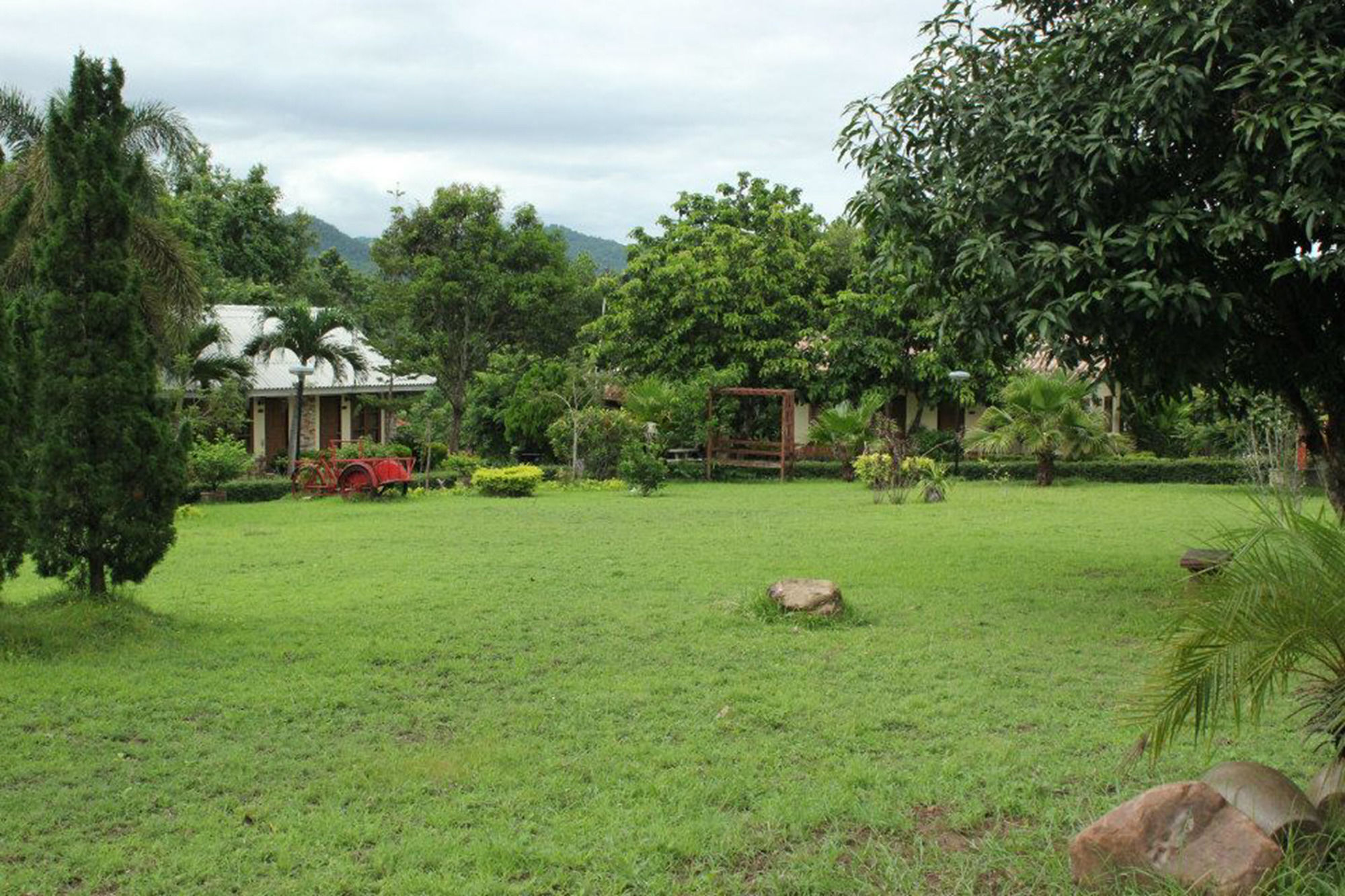 Hotel Baanphuthadol Mae Hong Son Exterior foto