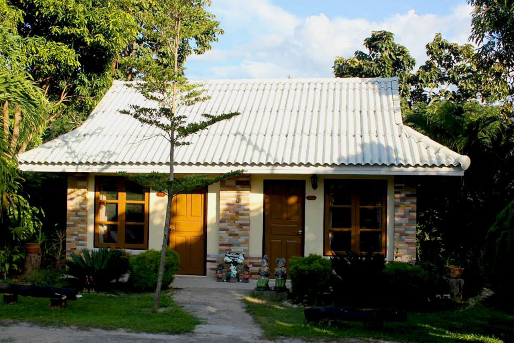 Hotel Baanphuthadol Mae Hong Son Exterior foto