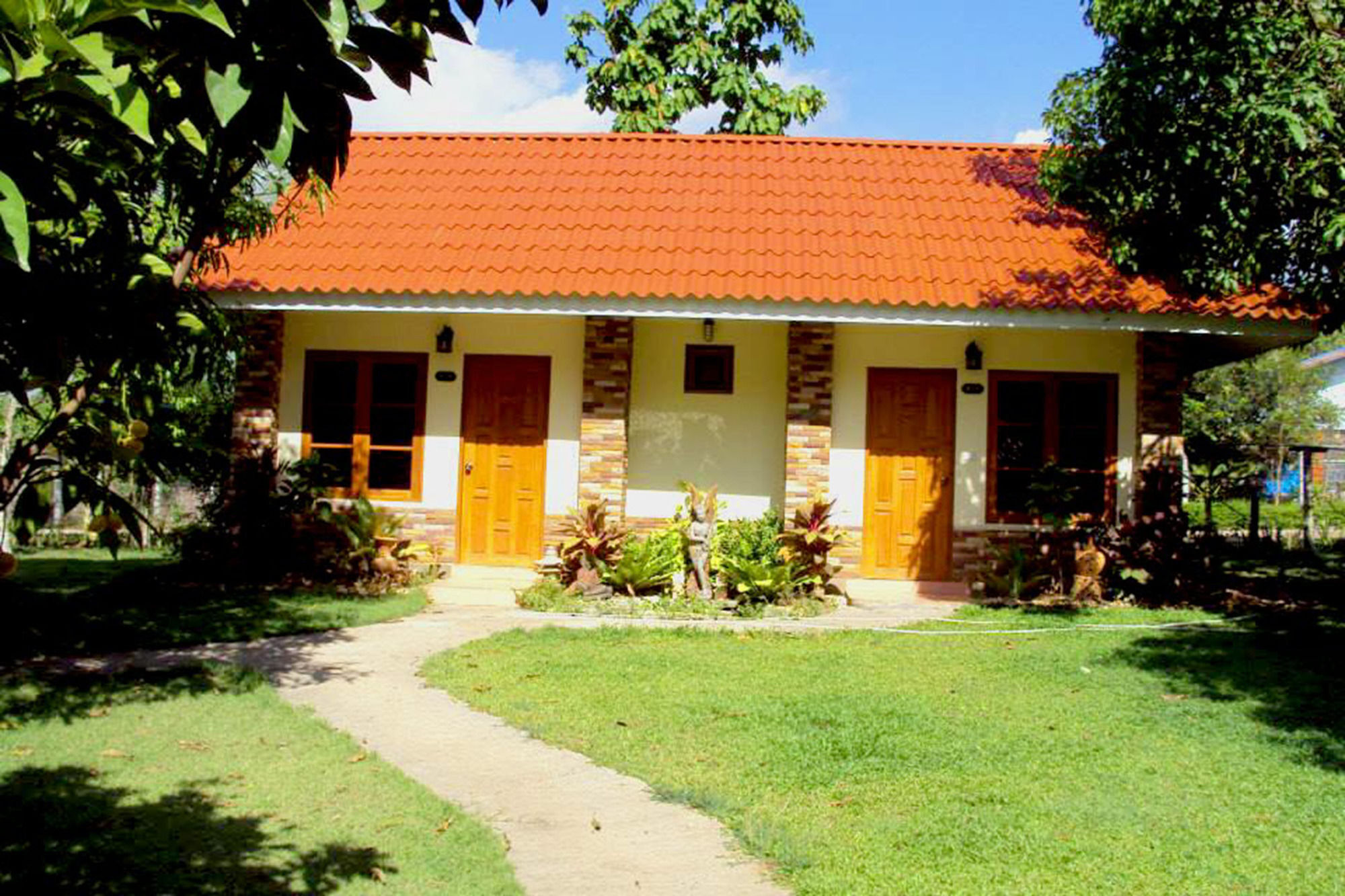 Hotel Baanphuthadol Mae Hong Son Exterior foto